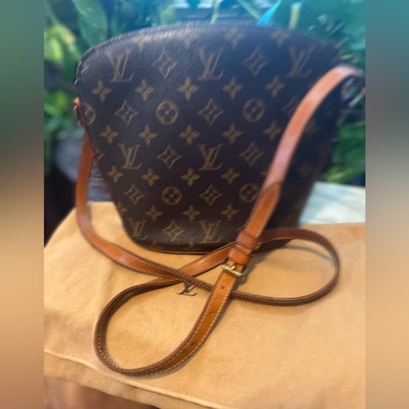 Vintage Louis Vuitton Monogram Canvas Cross Body Bag - Picture 5 of 15